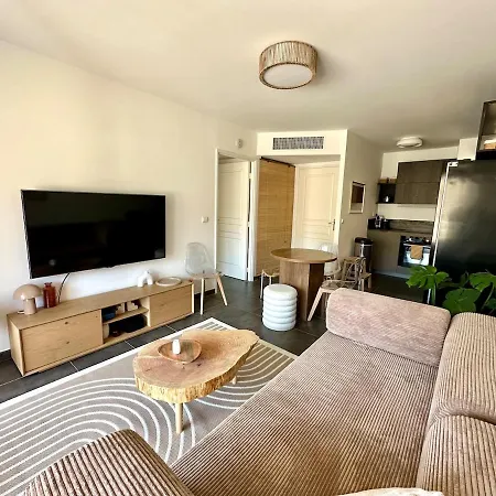 Luxury With Terrace Ac And Parking Lejlighed